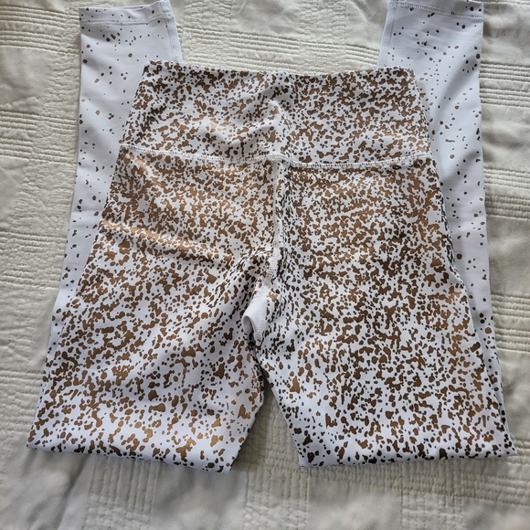 Zyia White Stay Gold L&T Leggings - Picture 2 of 3